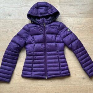 Emporio Armani down puffer jacket. Size xs. Purple color